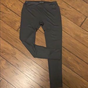 Chelsea & Theodore Metallic-look leggings | Size M